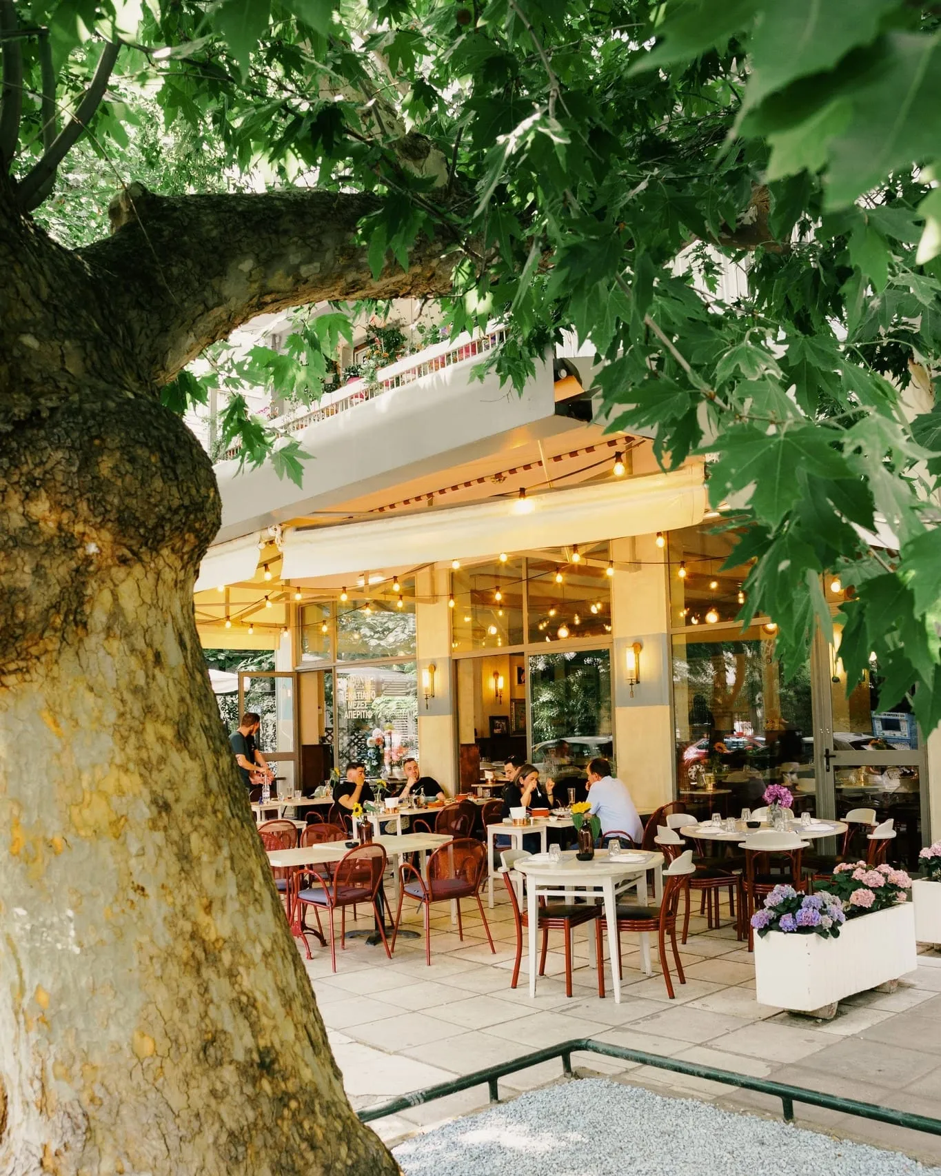 Signature cocktail 'Sofouli Spritz' στο μπαρ της Κορωνίδας